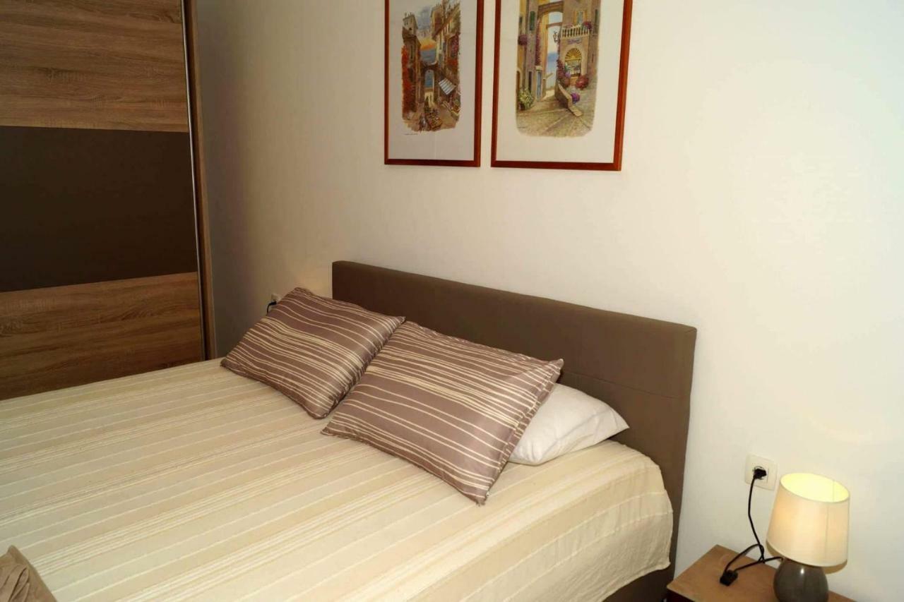Apartman Eric Apartment Pula Bagian luar foto
