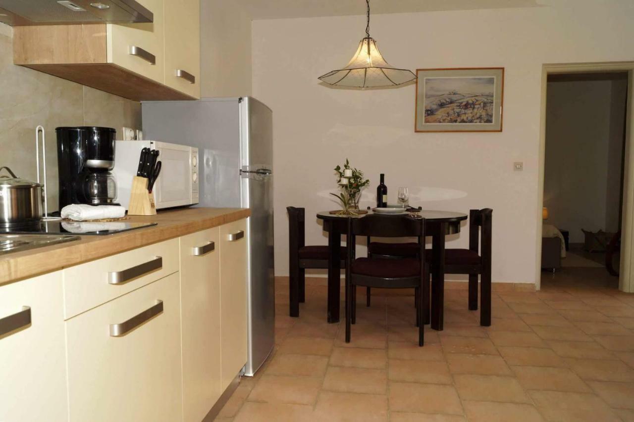 Apartman Eric Apartment Pula Bagian luar foto
