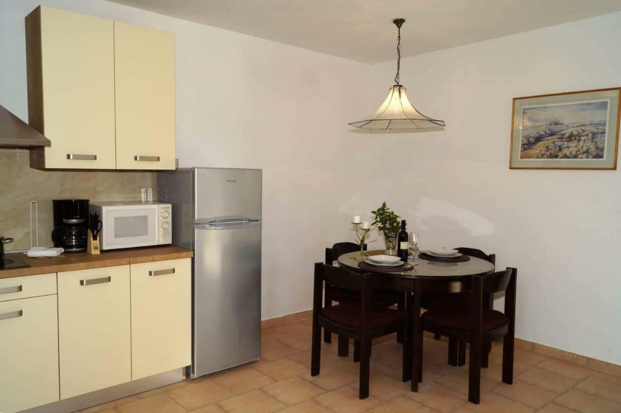 Apartman Eric Apartment Pula Bagian luar foto