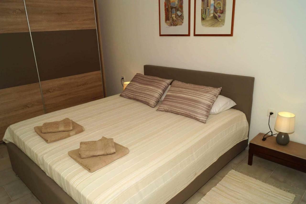 Apartman Eric Apartment Pula Bagian luar foto
