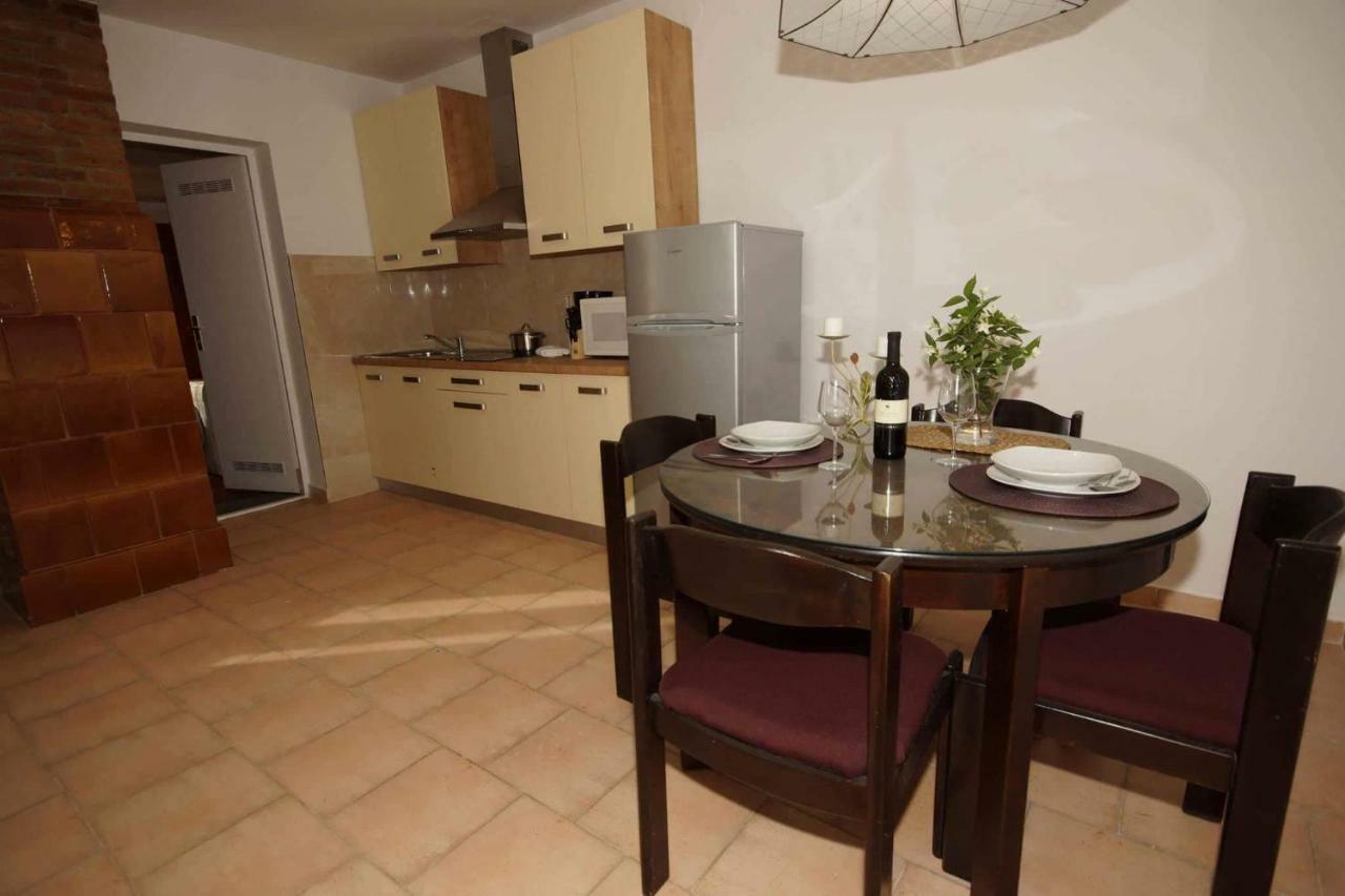 Apartman Eric Apartment Pula Bagian luar foto